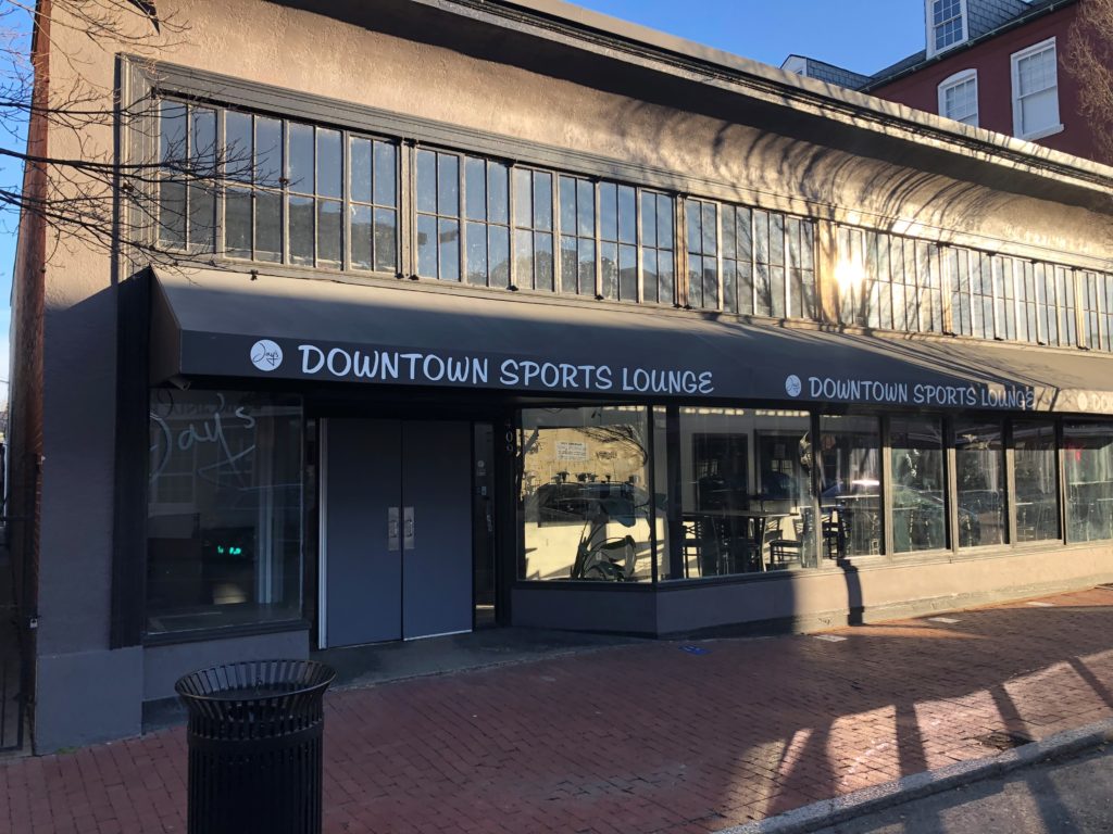 JAY'S DOWNTOWN SPORTS LOUNGE - 37 Photos & 89 Reviews - 409 William St,  Fredericksburg, Virginia - Sports Bars - Restaurant Reviews - Phone Number  - Menu - Yelp