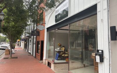 Jewelers opening and moving on Caroline Street