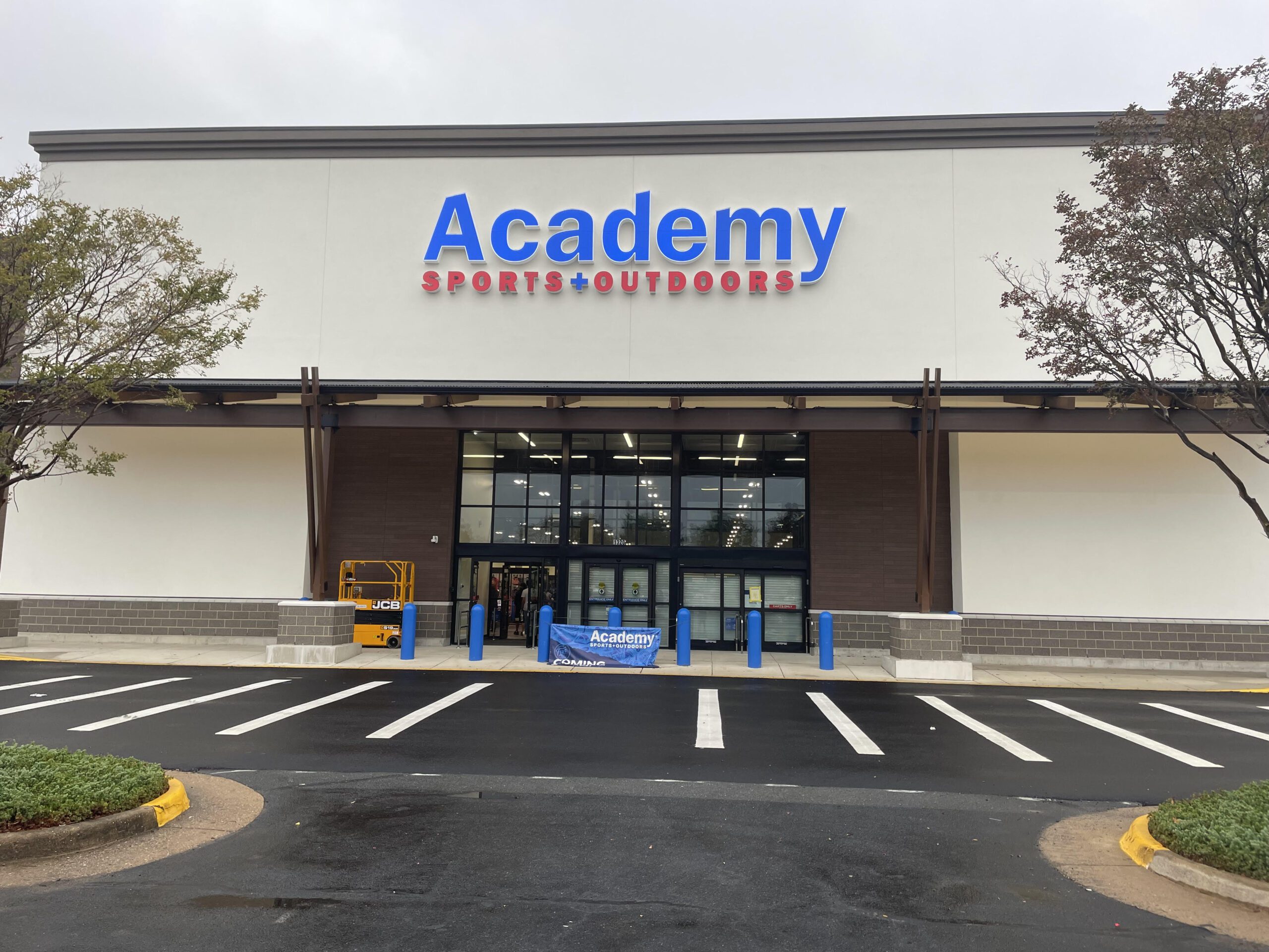 Academy Sports and Outdoors opens