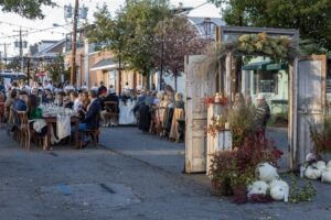 People eating dinner on downtown Fredericksburg VA city street